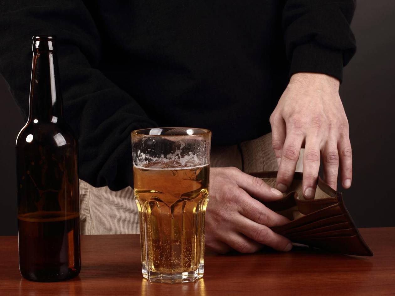 Padres vendieron a su hija de 14 años a cambio de dinero, whisky y comida en España