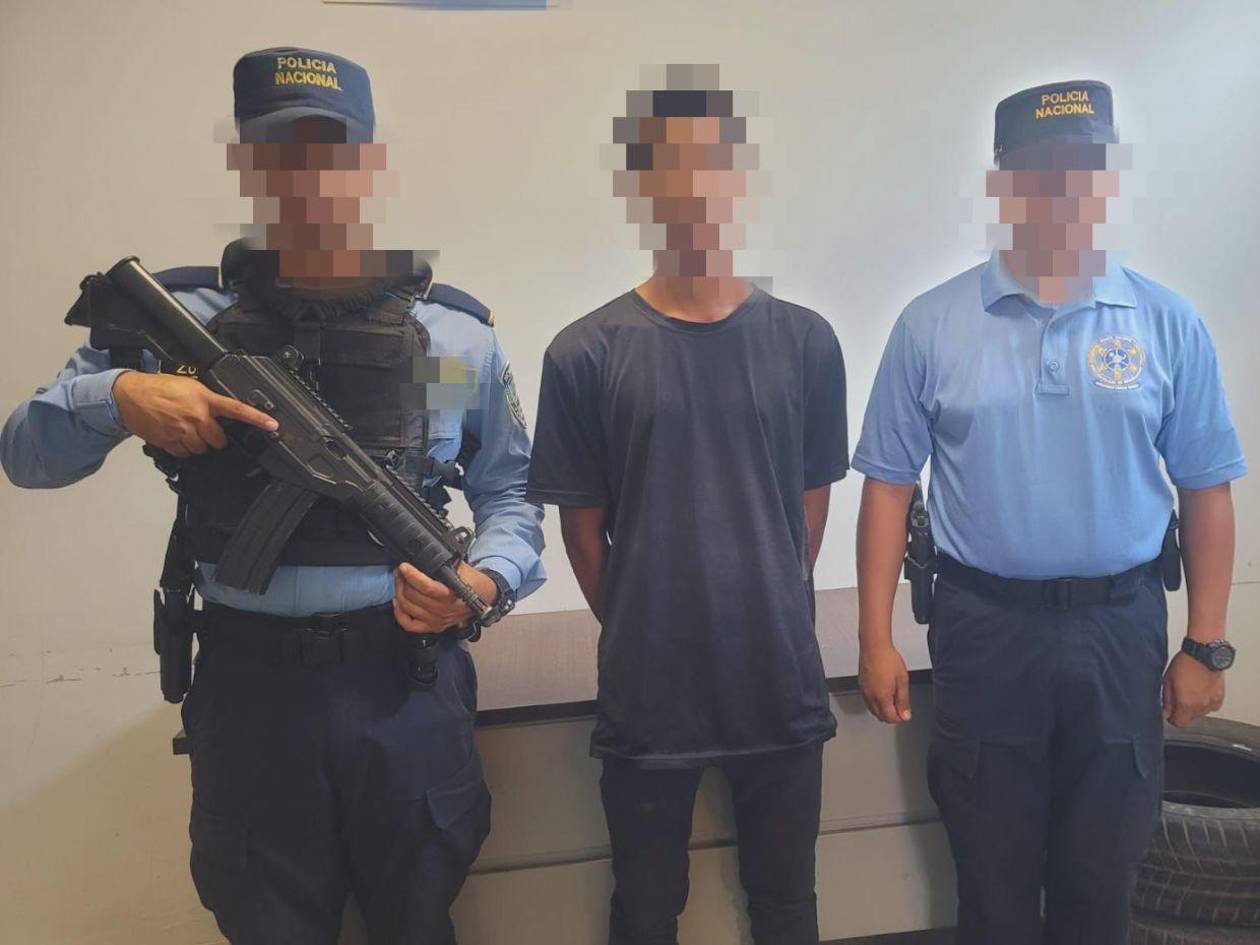 Capturan a hombre que casi mata a su madre con un trozo de madera