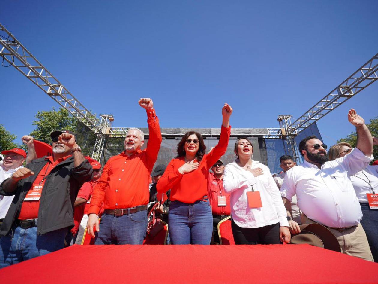 Por ser precandidata de Libre y ministra de Defensa exigen la renuncia de Rixi