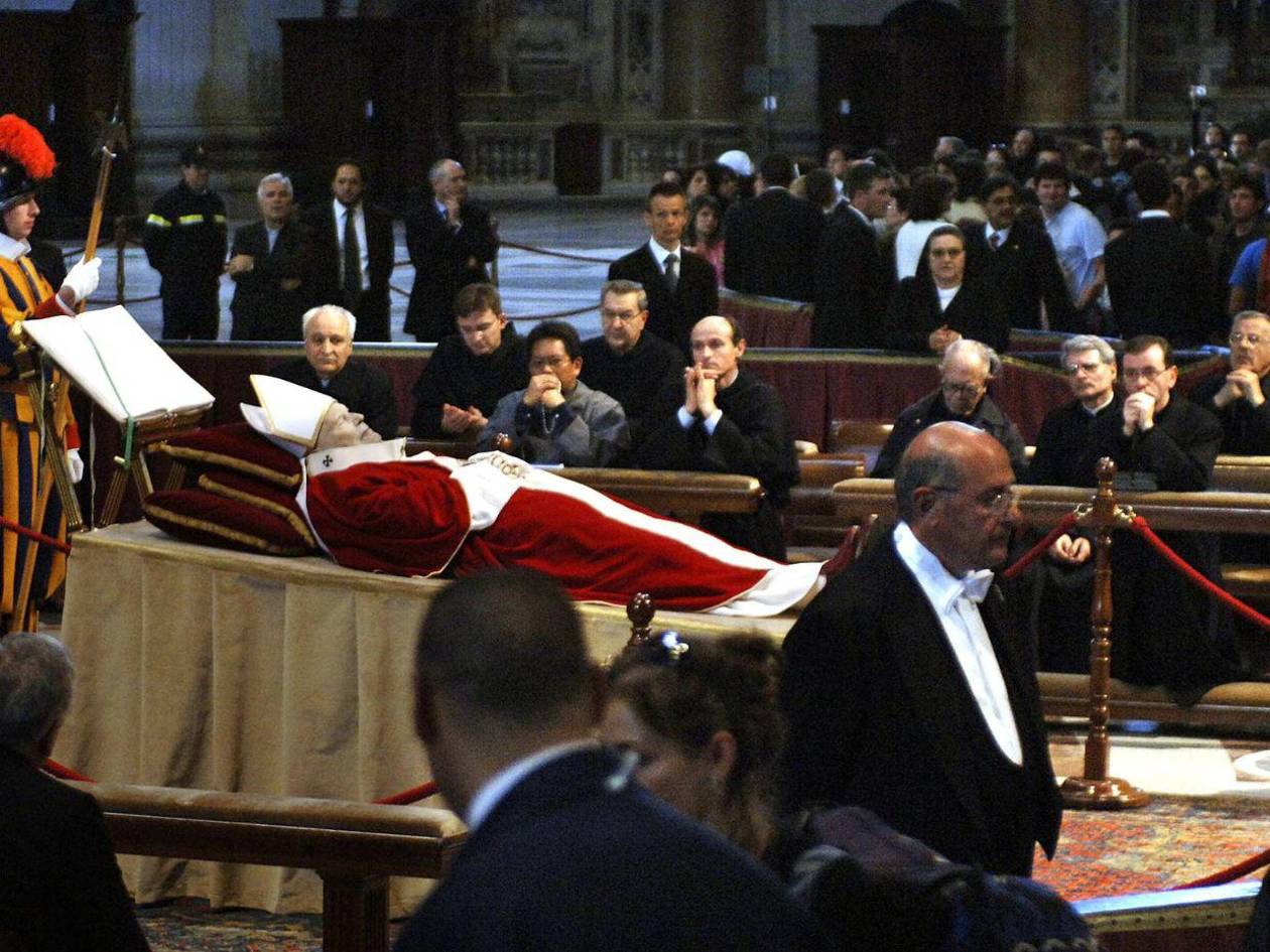 Se cumplen 20 años de la muerte del papa Juan Pablo II, sin Francisco