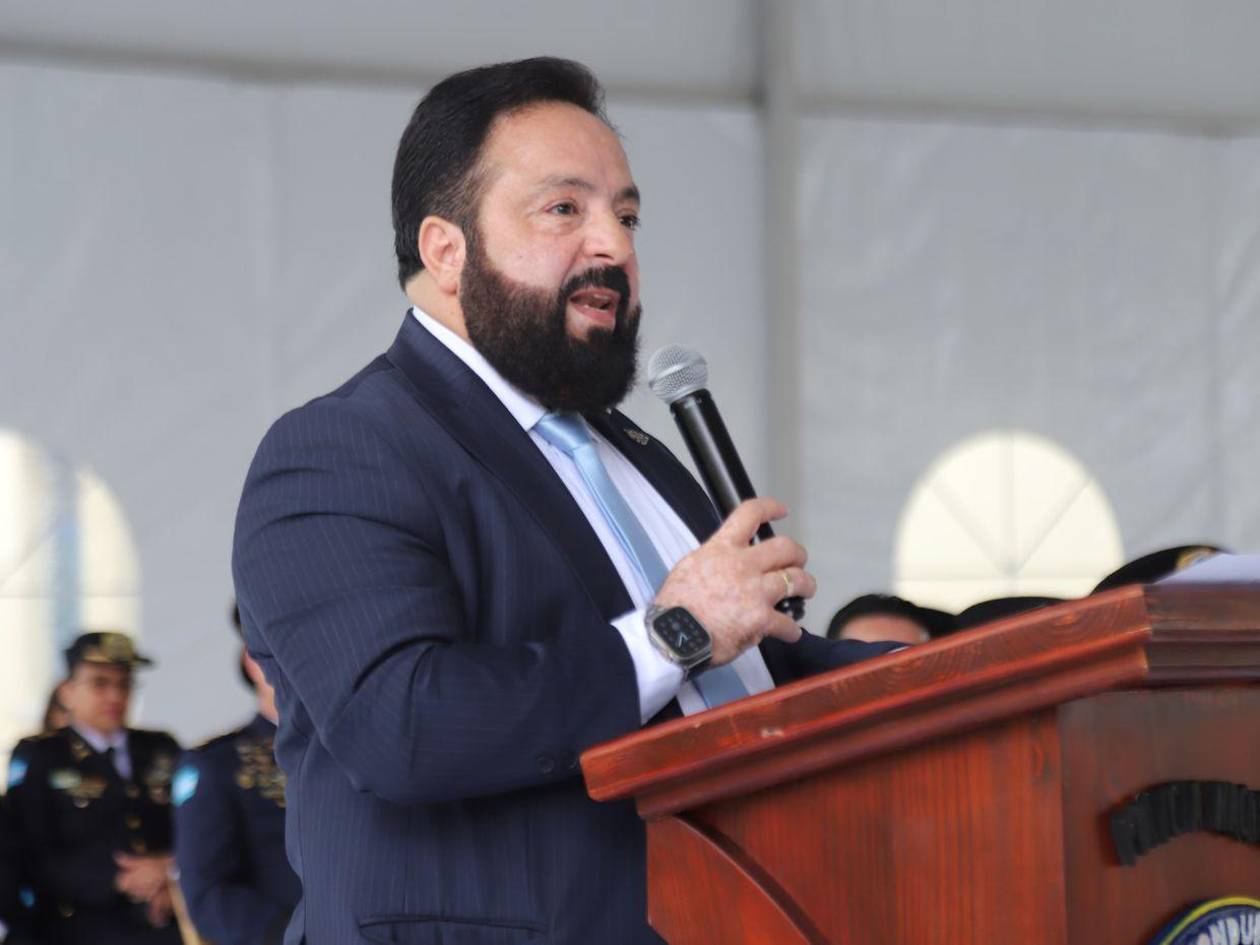 Redondo justifica subvenciones y da permiso a Isis Cuéllar de ausentarse del CN