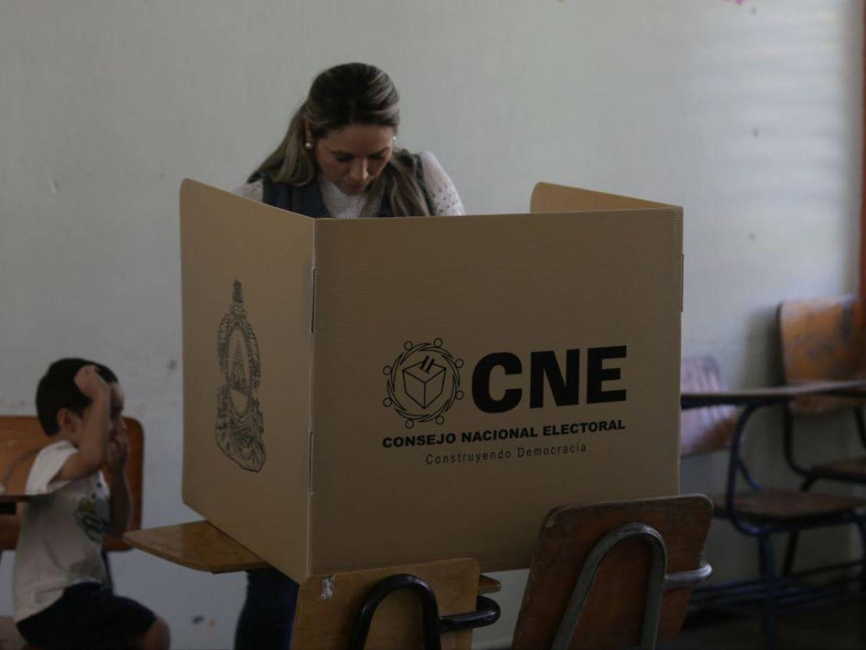 CNE deja fuera al PSH y a otros cinco partidos minoritarios de las elecciones generales