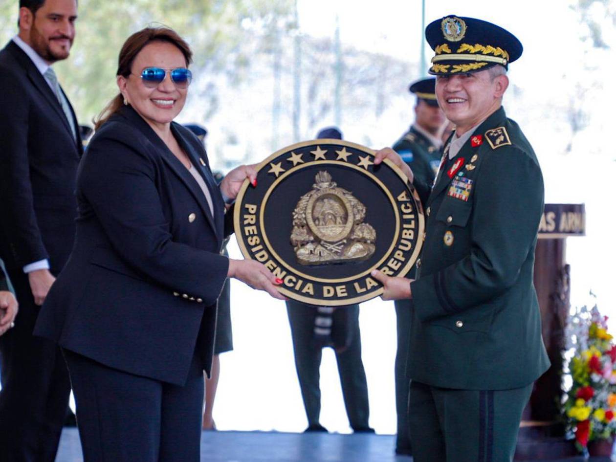 Xiomara Castro cita a las Fuerzas Armadas para asignarle nuevas tareas