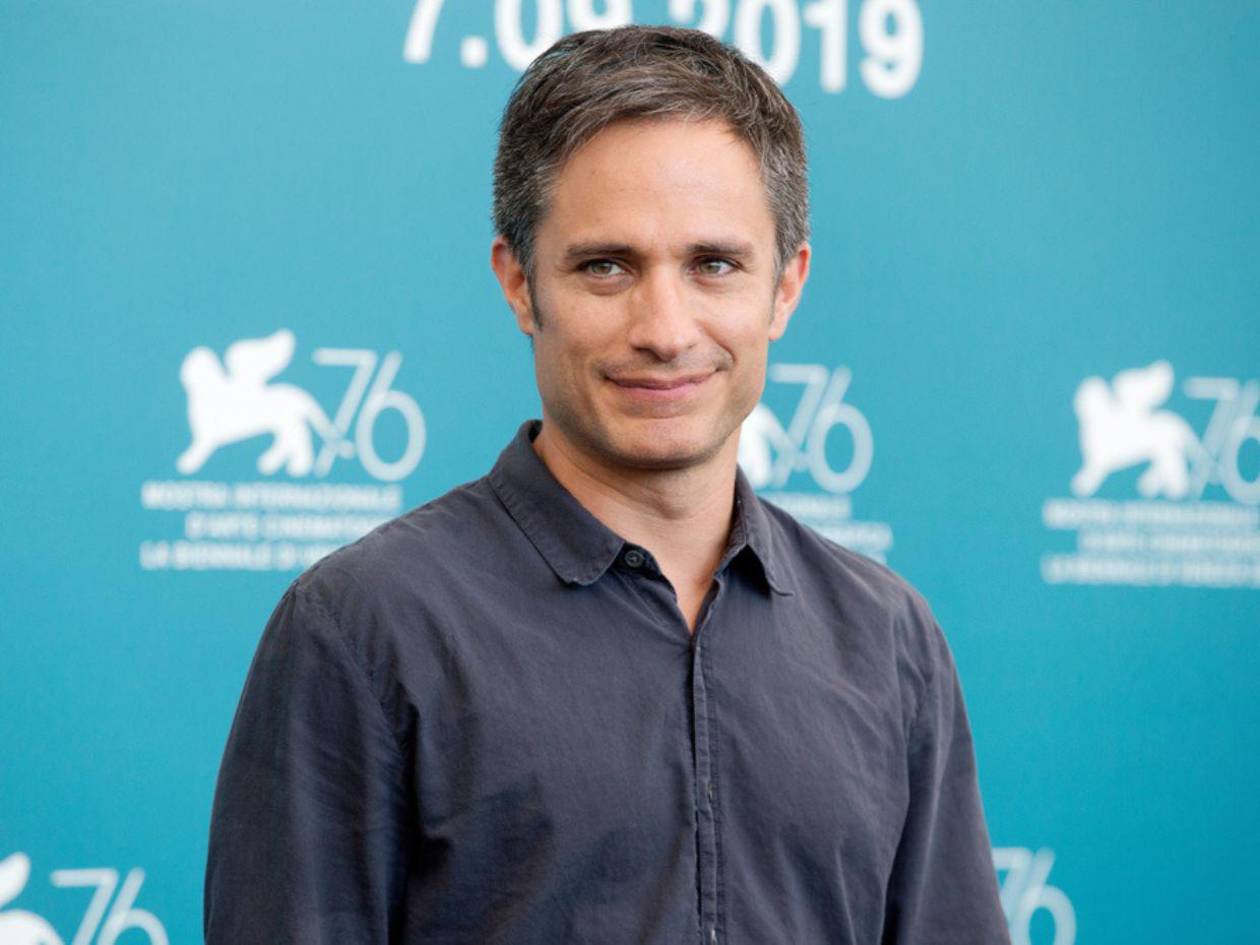 Gael García Bernal: El miedo de actuar es igual al de conducir a 200 km/h