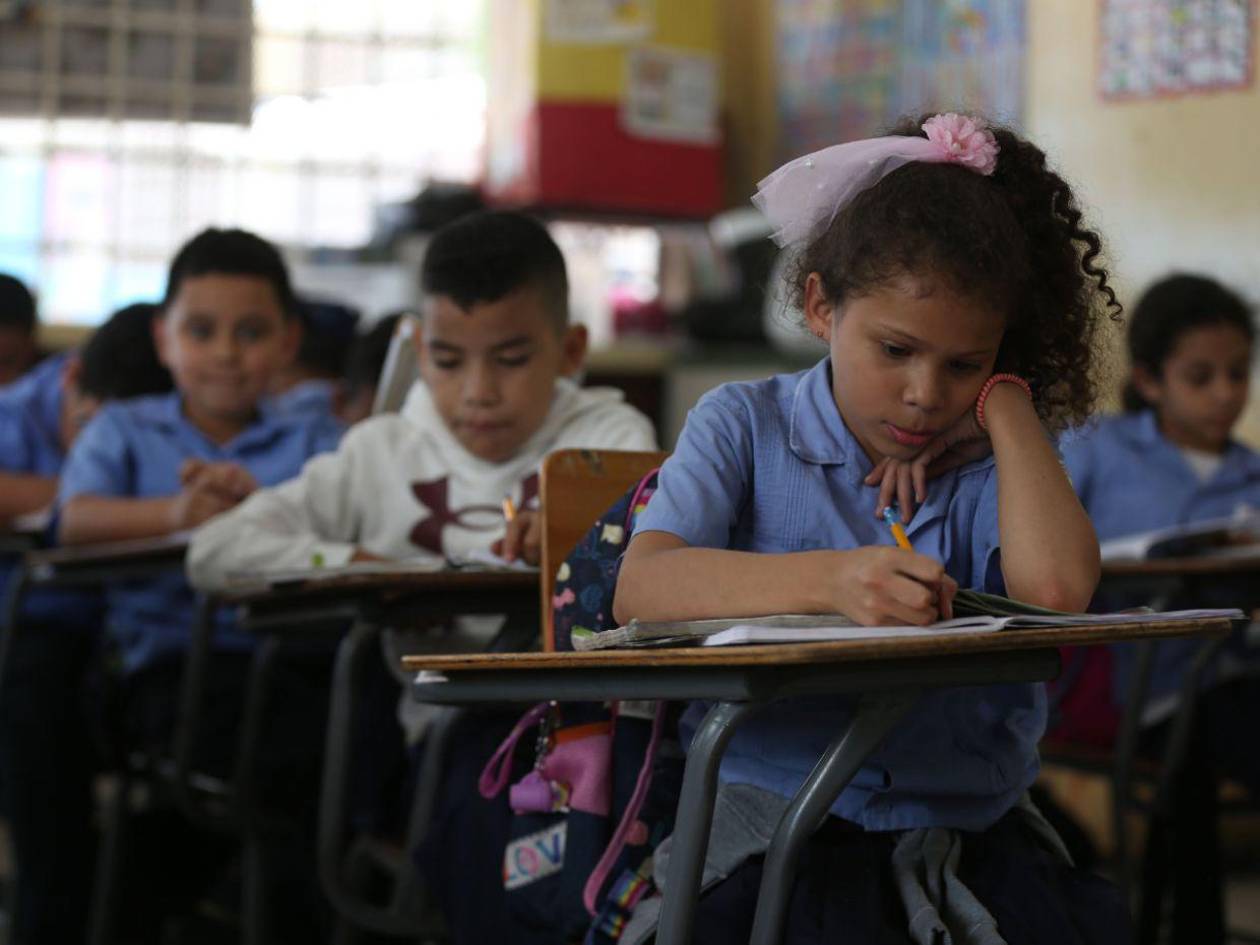 Educación instruye regreso a clases, excepto en departamentos con alerta amarilla