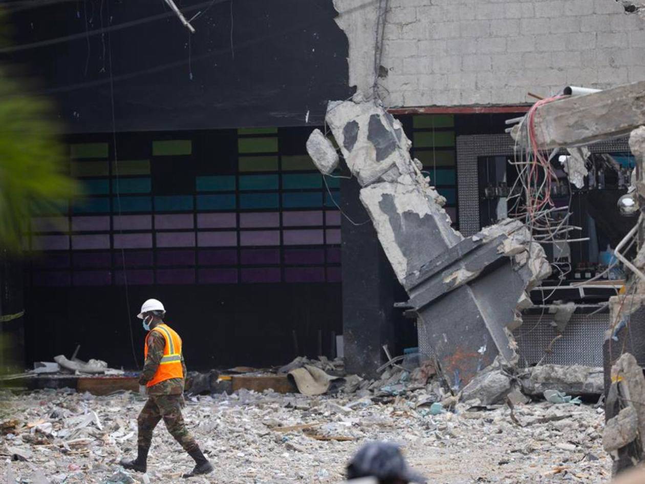 Cifran en 221 los muertos en discoteca de Santo Domingo a la espera de informe final