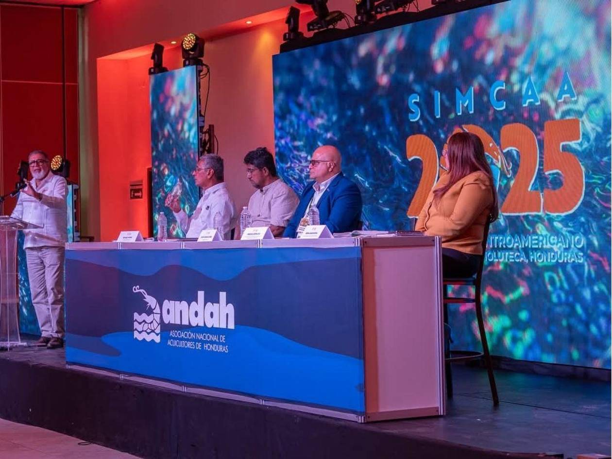 Industria camaronera se actualiza sobre nuevas tecnologías en el Simcaa 2025