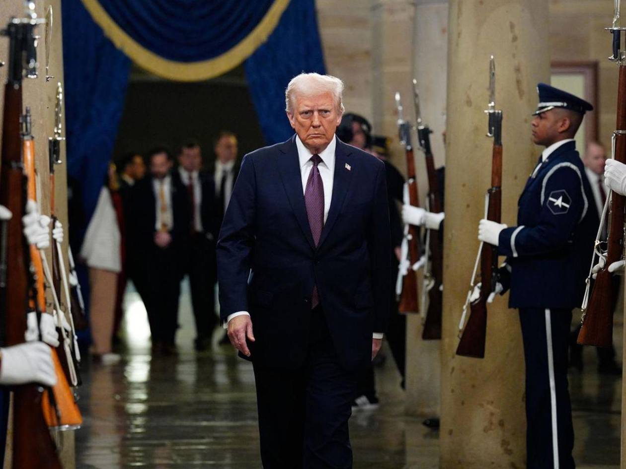 Trump vuelve a la Casa Blanca con mano dura en migración: “Defiende su interés nacional”