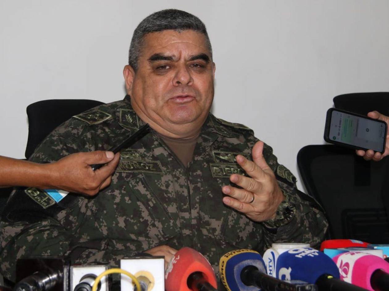 Futuro del general Ramiro Muñoz, en manos del general Roosevelt Hernández