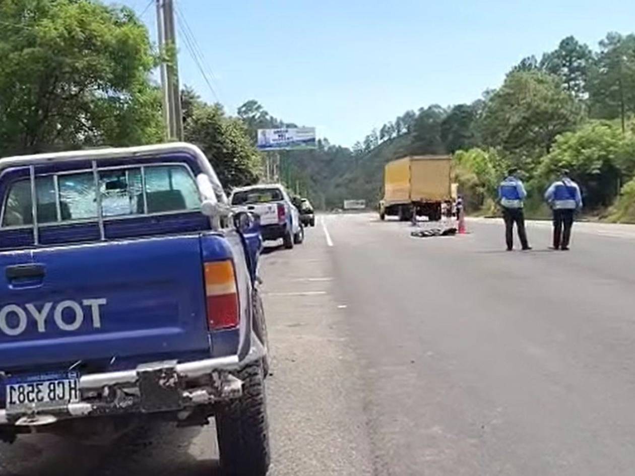 Hombre muere al lanzarse de patrulla que le brindó asistencia