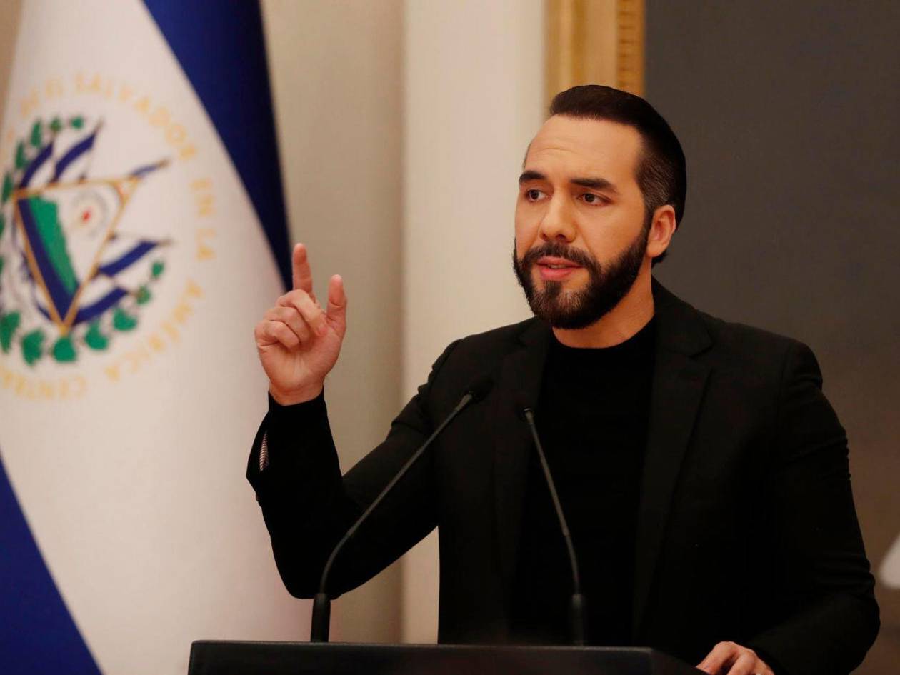 “El ladrón juzga por su condición”: Bukele critica a exsenador de EUA, condenado por corrupción