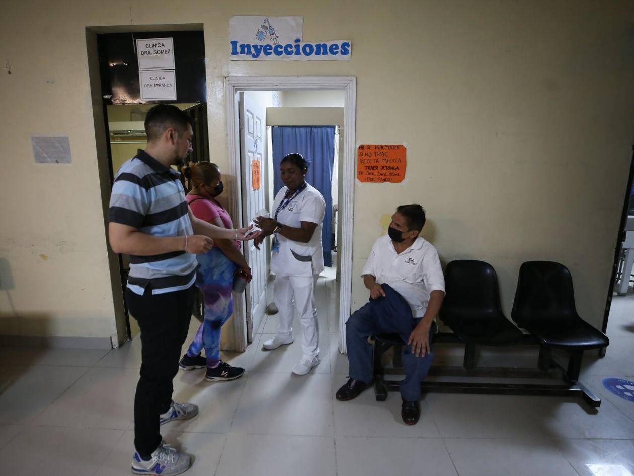 Pacientes compran a cinco lempiras cada jeringa en CIS de El Pedregal por falta de insumos