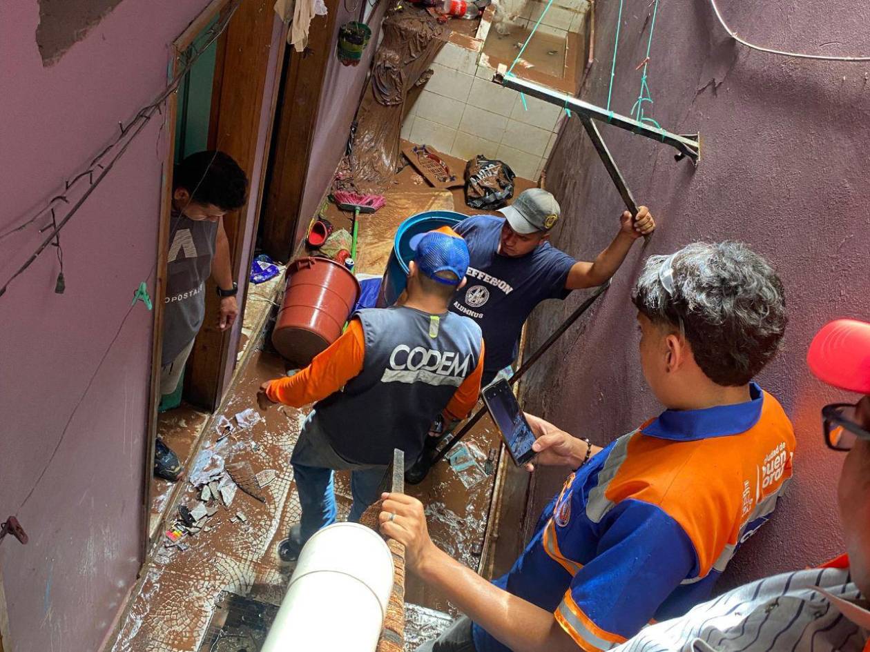 Tres viviendas inundadas y tubería obstruidas por las lluvias en Tegucigalpa