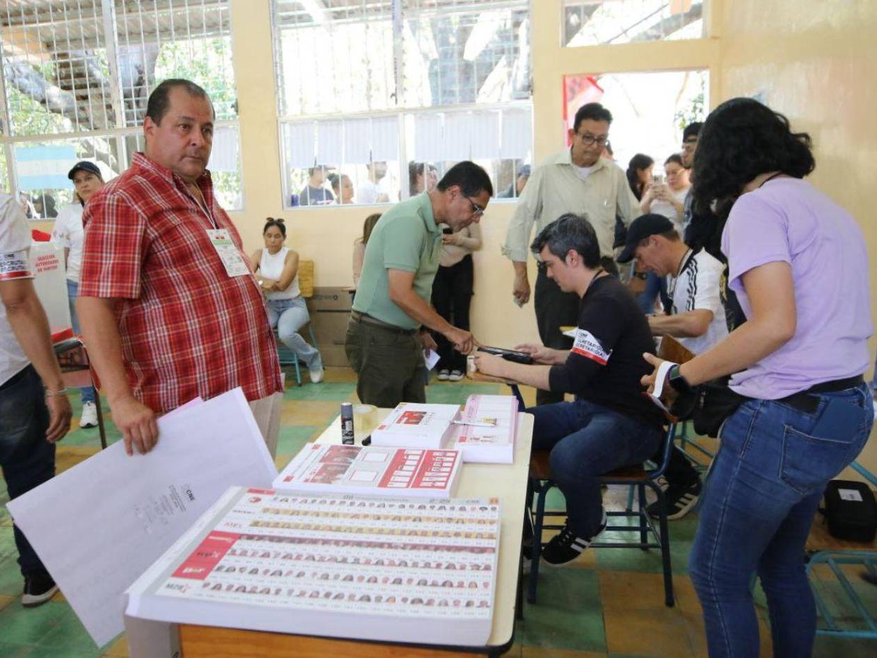 CNE amplía votaciones hasta las 9:00 PM en Tegucigalpa y San Pedro Sula