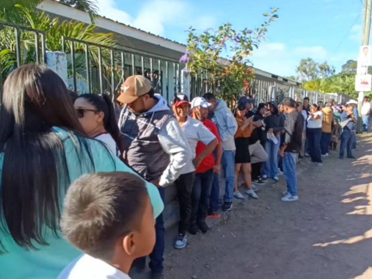 Elecciones en San Antonio de Flores culminan con calma tras suspensión previa