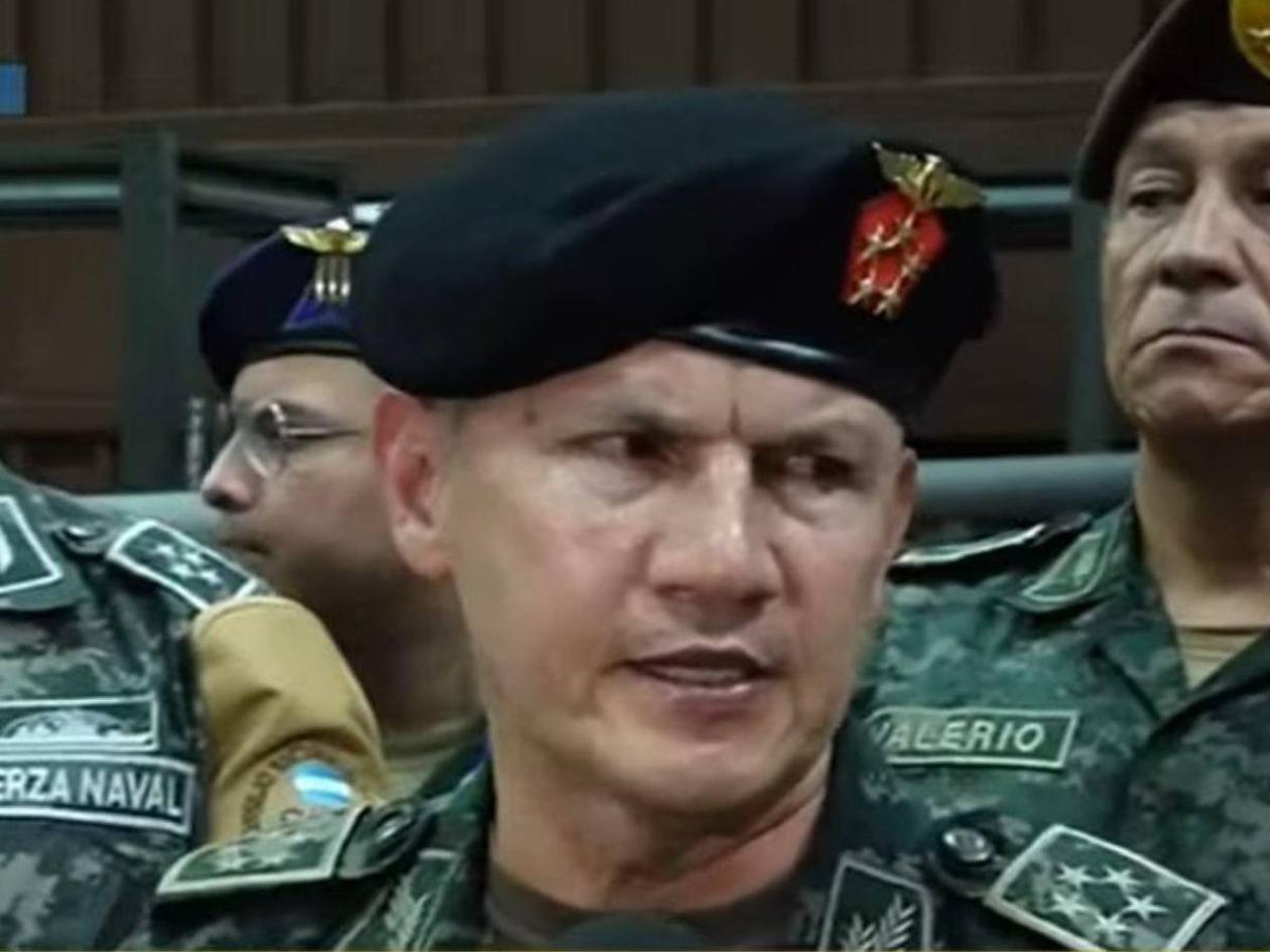 “No voy a poner mi renuncia; estoy bajo la égida de nuestra presidenta Xiomara”: Roosevelt Hernández