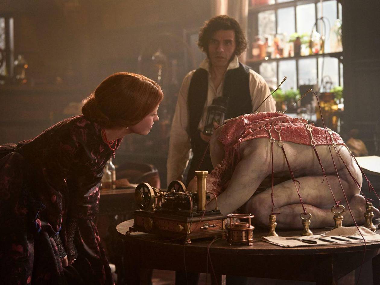 Puro Del Toro: Explosiones, desmembramientos y compasión en el Frankenstein de Netflix