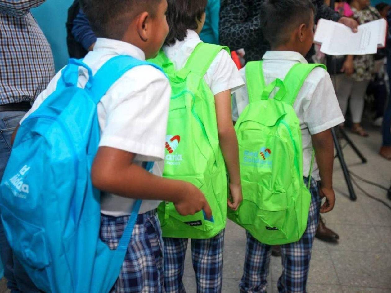 Alcaldía de Tegucigalpa entrega útiles escolares a 800 niños en Las Casitas