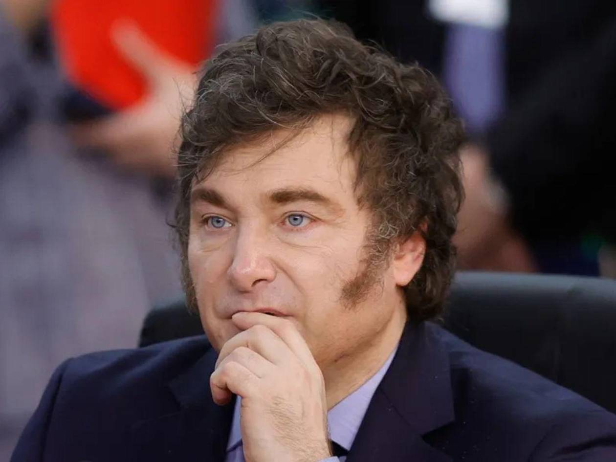 Javier Milei viaja a EE UU en plena tensión por escándalo de corrupción