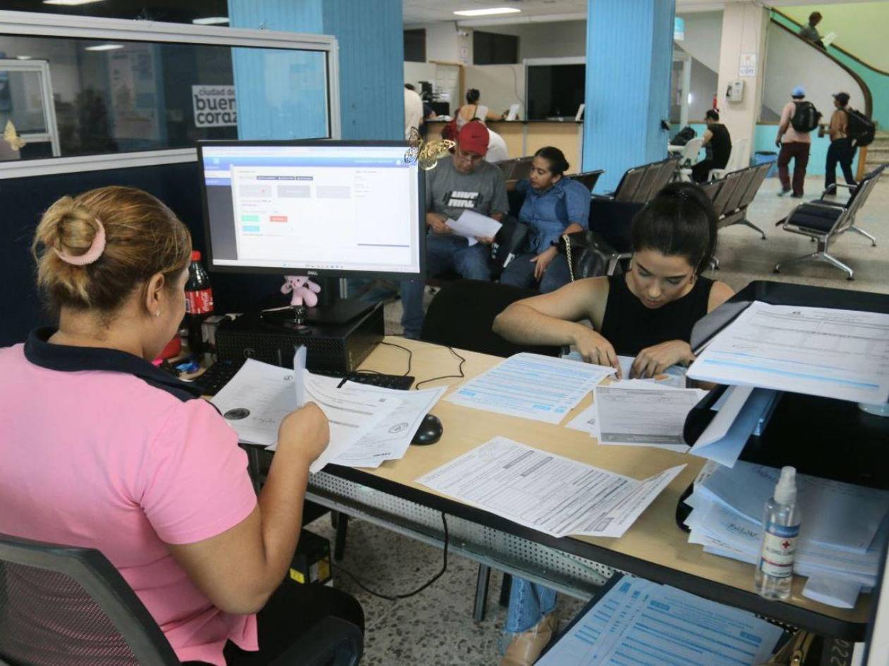 Plazo por vencer: Habilitan puntos móviles para el pago de bienes inmuebles