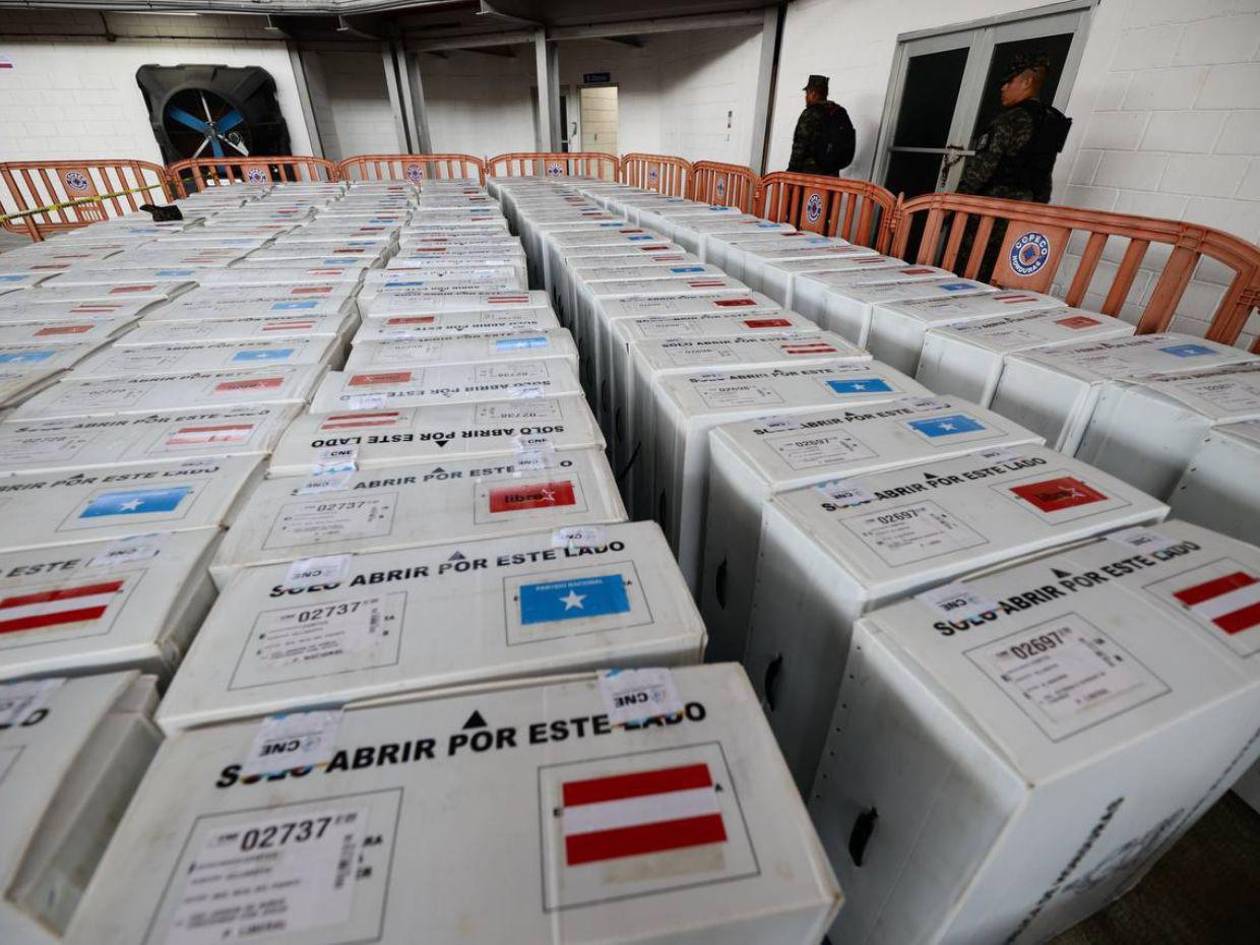 Denuncian que maletas electorales llegaron abiertas en Copán