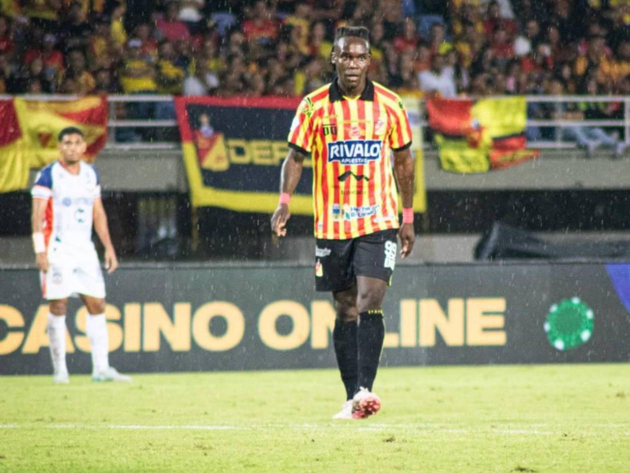 Rubilio Castillo y el bonito gesto de un aficionado del Deportivo Pereira luego de sufrir racismo