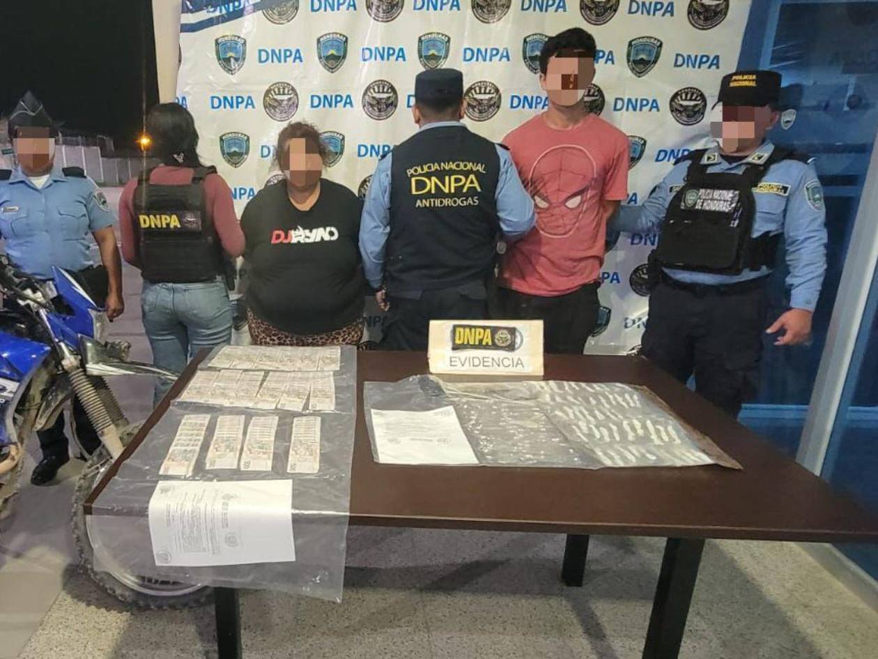 Capturan a pareja en posesión de 80 mil lempiras y drogas en El Rosario, Comayagua