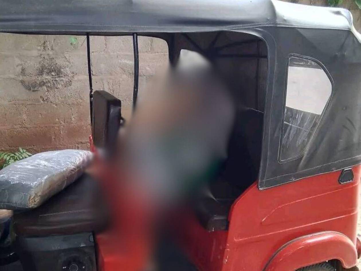 Al interior de una mototaxi le quitan la vida a dos hombres en Yoro; les dejaron un rótulo