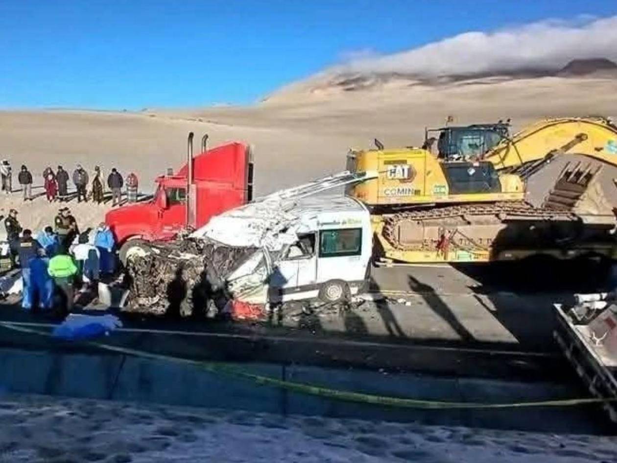 Cantantes de agrupación boliviana Muñequita Flor, entre los 14 muertos en accidente