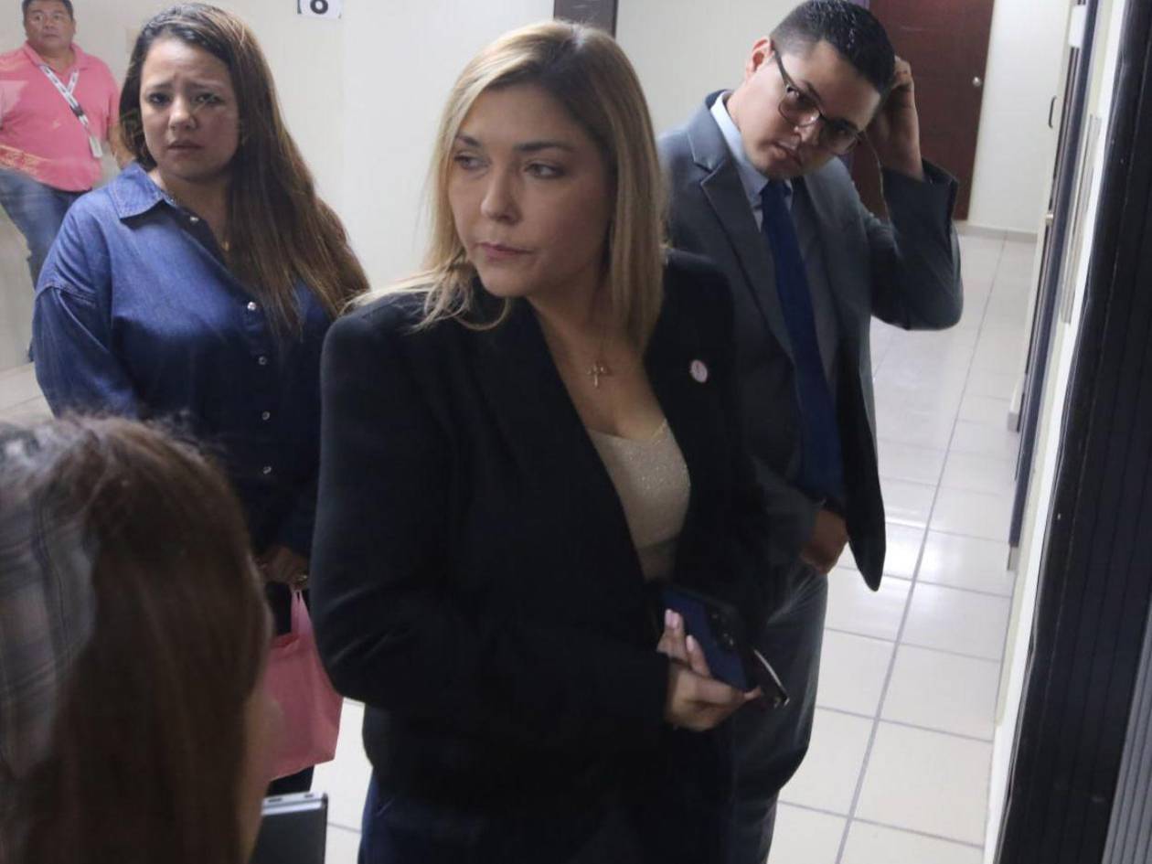 Intención de renuncia de Hall enciende alarmas internacionales sobre imparcialidad en elecciones