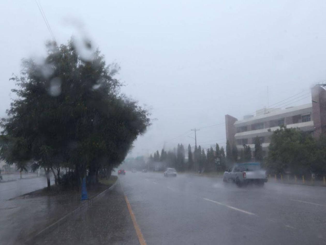 Vaguada mantiene lluvias en gran parte del país y continúa la alerta amarilla