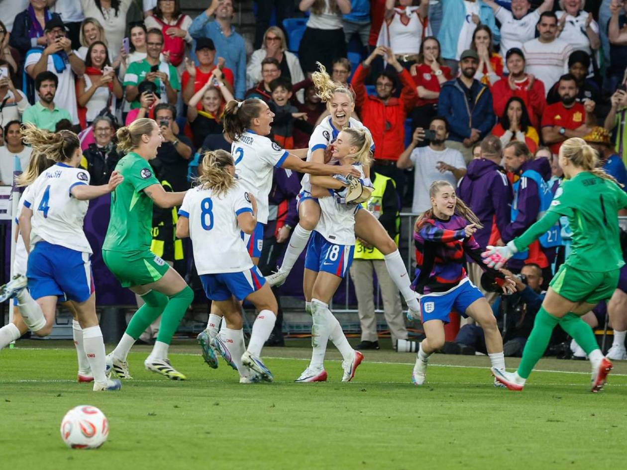 Inglaterra acaba con España en los penaltis y se corona campeón de la Eurocopa Femenina