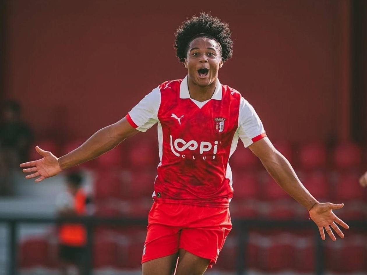 Medio de Europa pone al hondureño Luis Suazo entre las promesas del fútbol a seguir