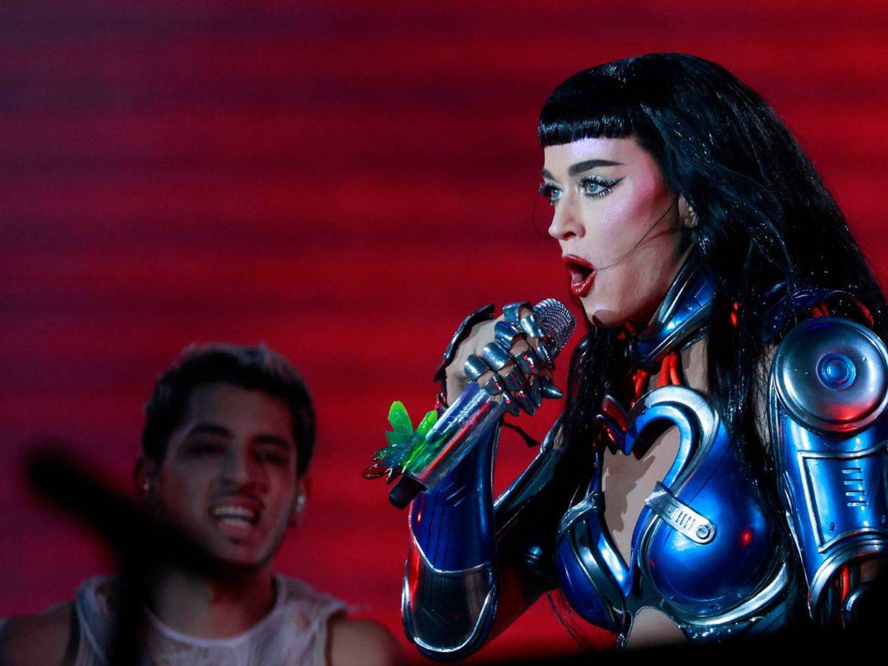 Katy Perry como un Cyborg, cierra festival The Town 2025 en São Paulo