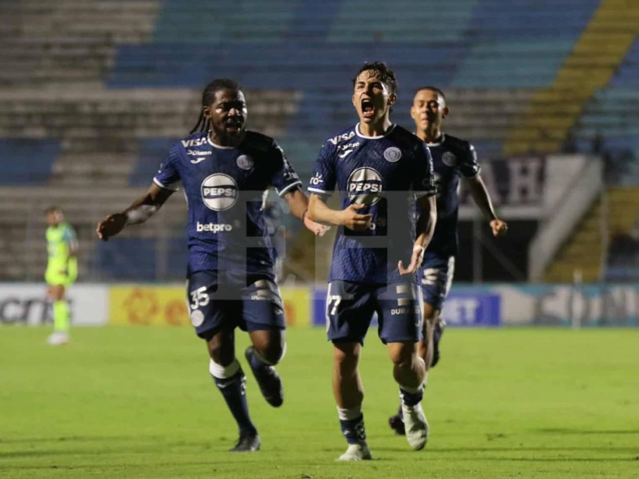 Carlos Palma se viste de héroe y le regala el triunfo a Motagua en partidazo ante Olancho FC