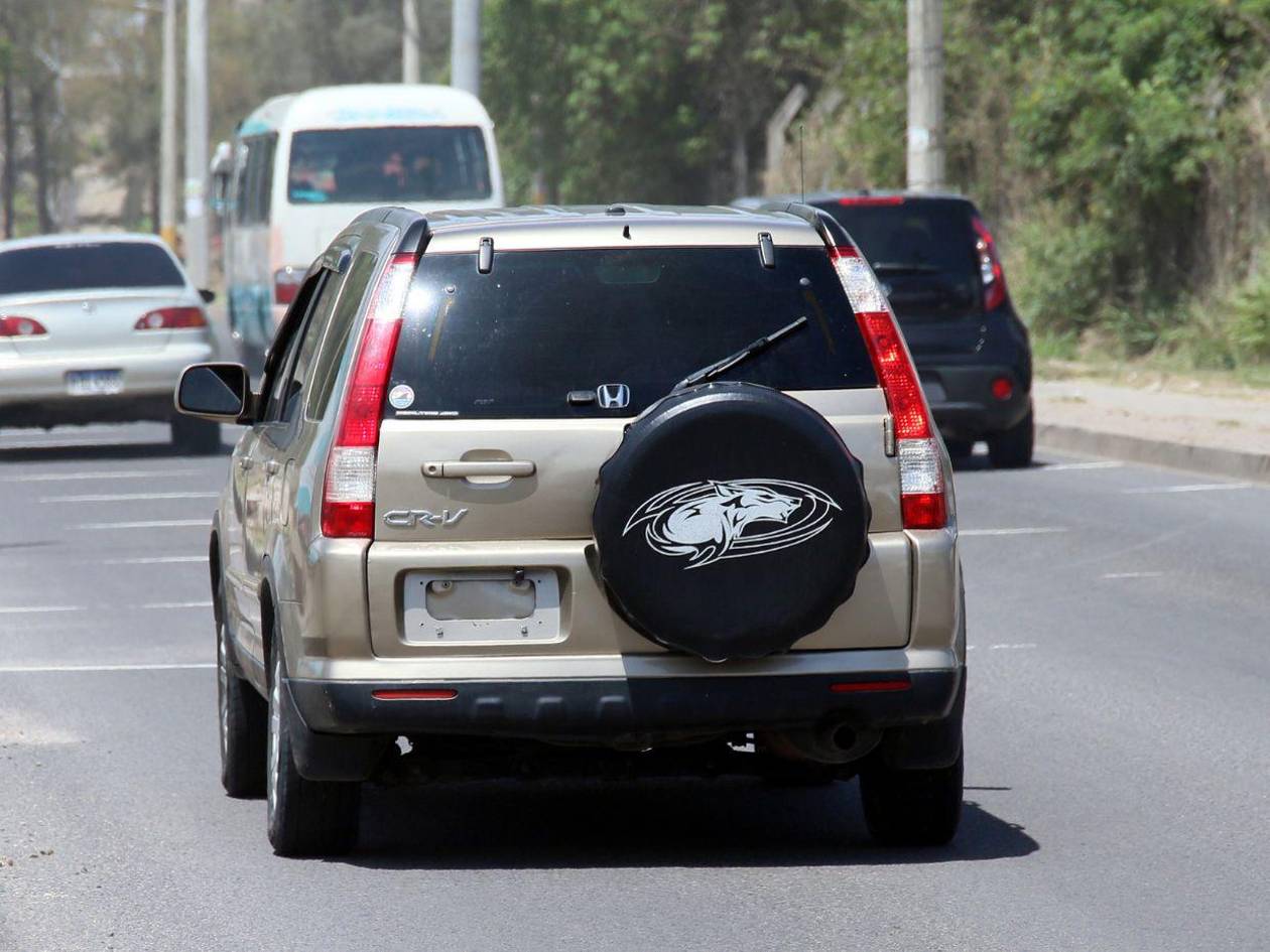 Dos años sin respuesta del IP  a miles de vehículos sin placas metálicas en Honduras