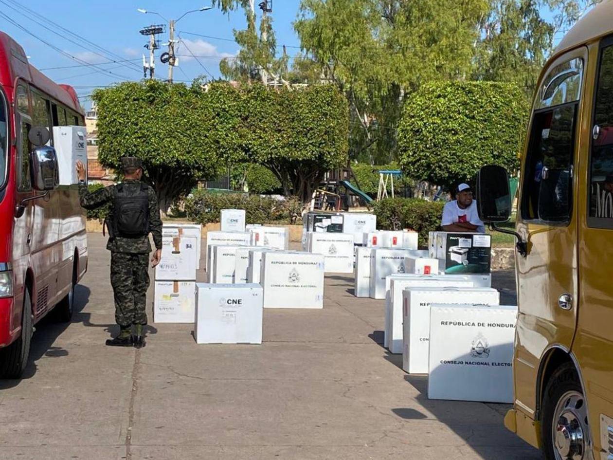 Maletas electorales que debían enviarse al Hato de Enmedio terminaron en la Villa Olímpica