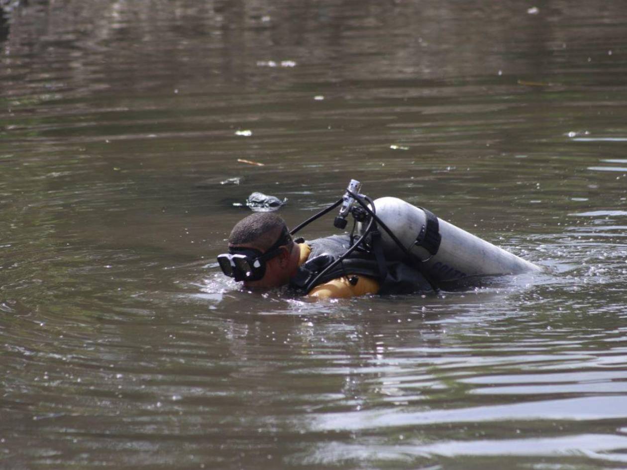 Buzos de la Naval se suman a la búsqueda del niño Elvis Eliú Bautista en San Pedro Sula