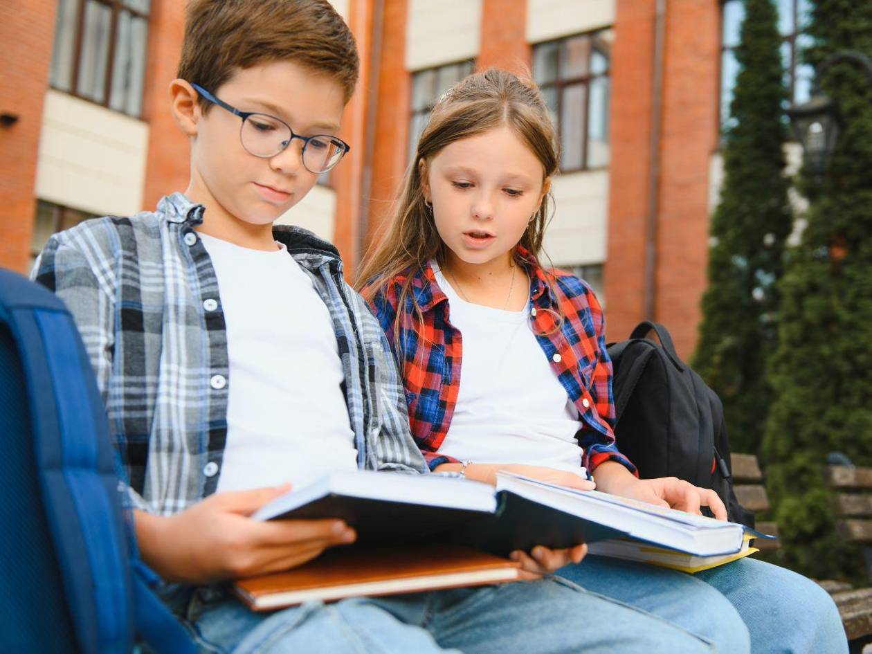 Florida lidera por tercer año la prohibición de libros en escuelas de Estados Unidos