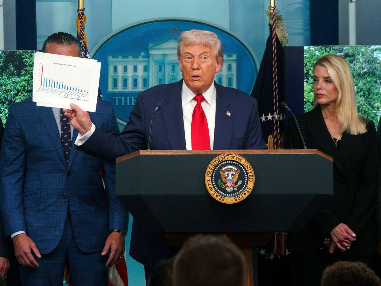 Trump toma control de la policía de Washington y advierte a otras ciudades demócratas