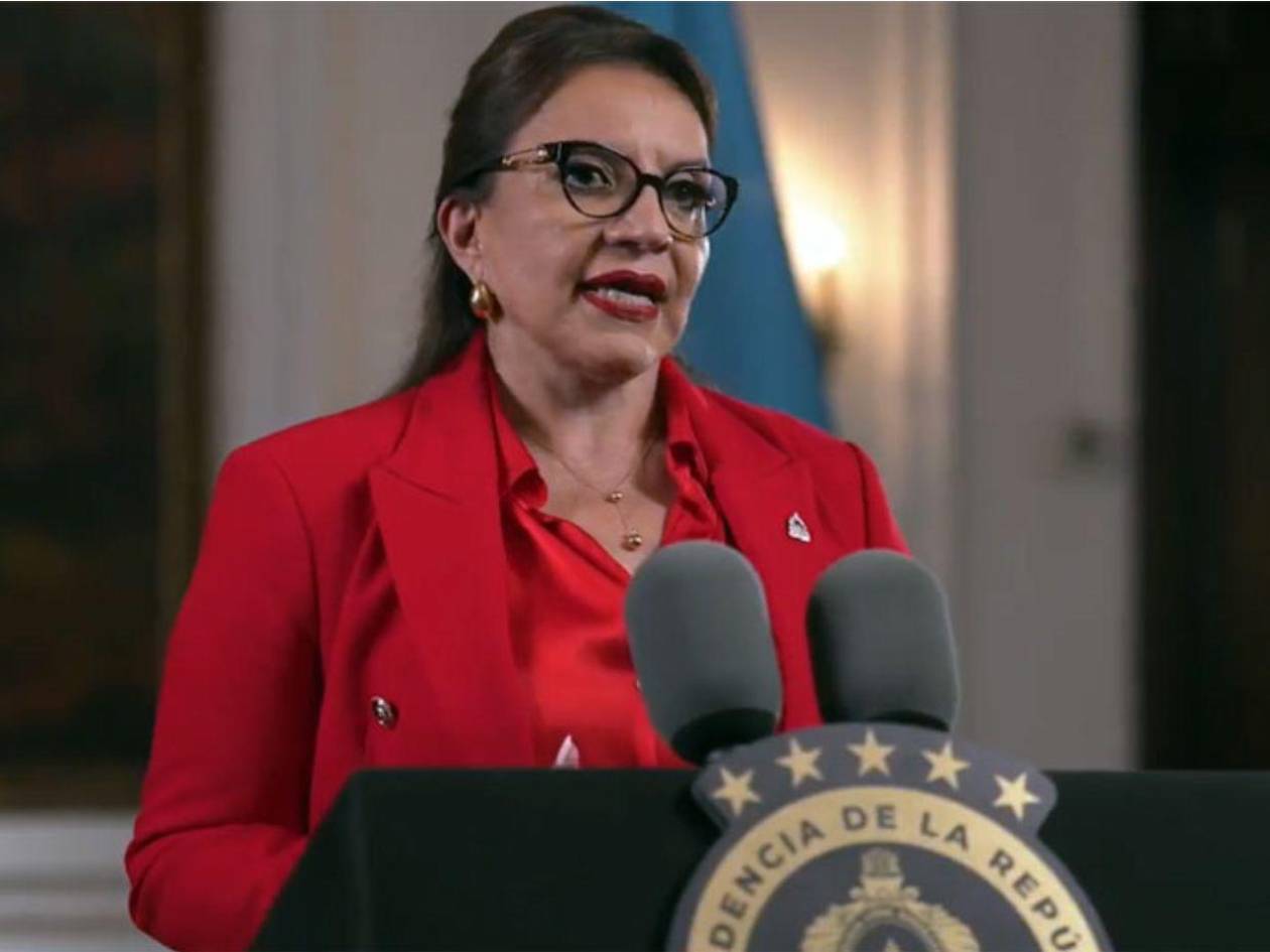 Presidenta respalda a madre tras deportación de hija ciudadana de EE UU