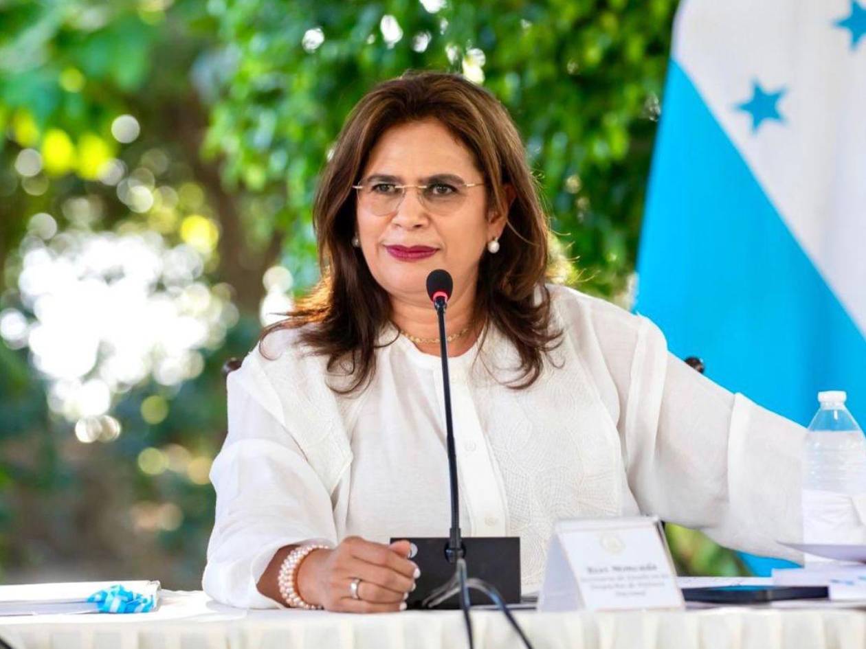 Rixi dice que si es presidenta continuará con un gobierno socialista democrático