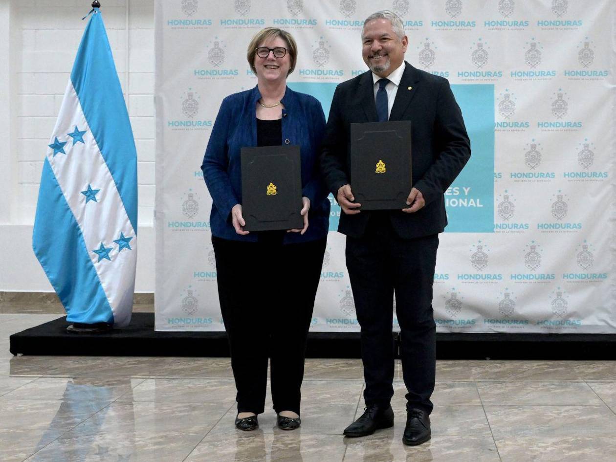 Tras salida de Laura Dogu, canciller Reina enfatiza en el respeto con EE UU