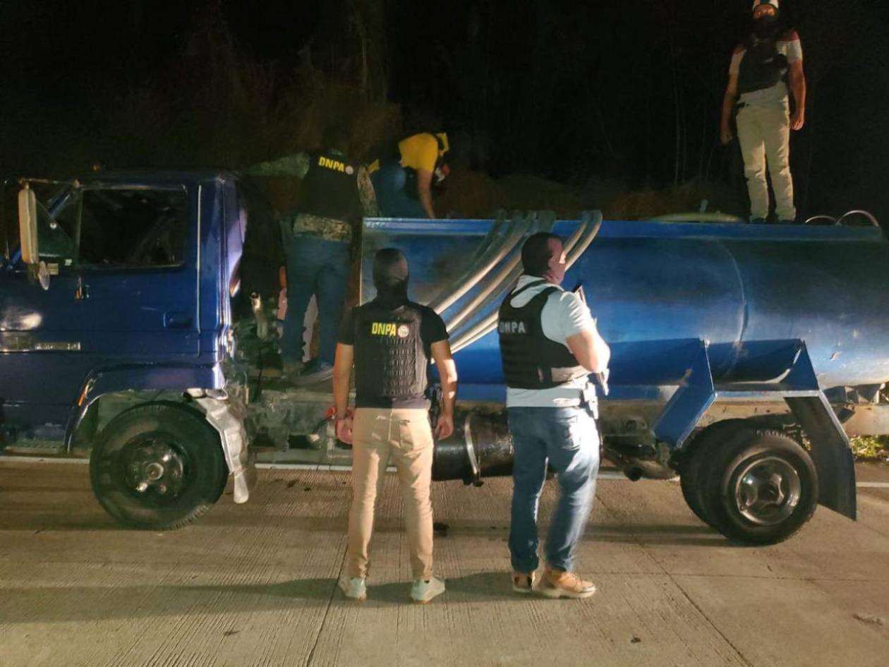 Decomisan cisterna de agua que transportaba cargamentos de marihuana en Juticalpa