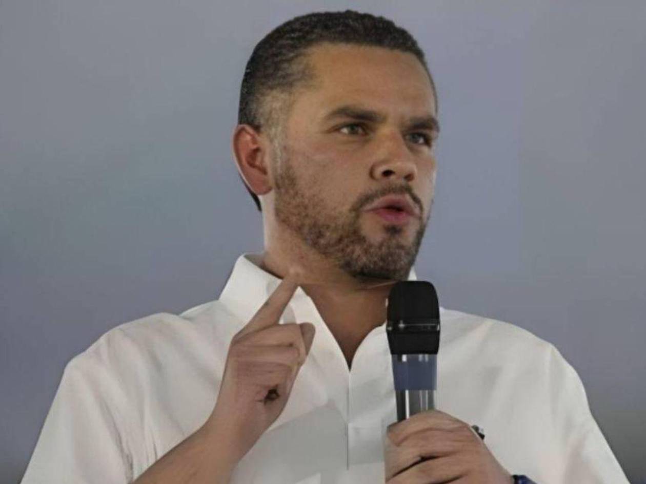 Suspenden la orden de captura contra el exdiputado David Chávez