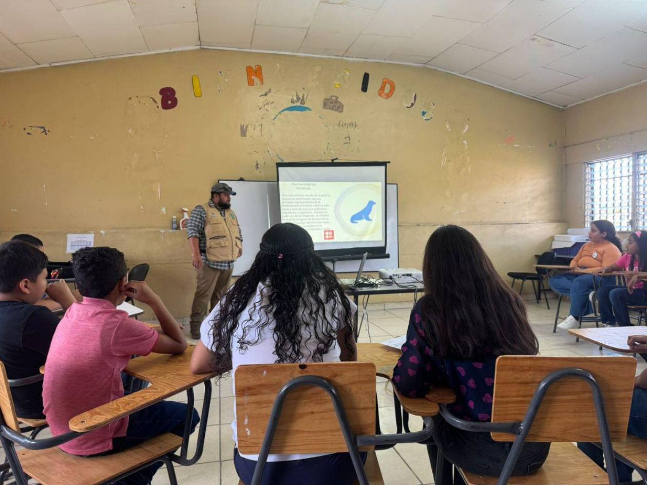 Escolares se forman como guardianes del ambiente en jornada educativa