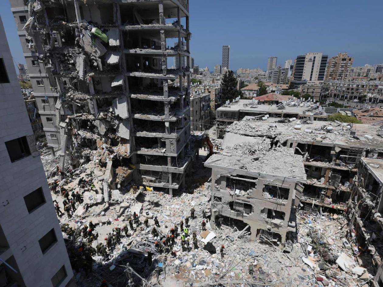 Israel mata al menos 47 gazatíes, entre ellos varios niños, dos médicos y un periodista