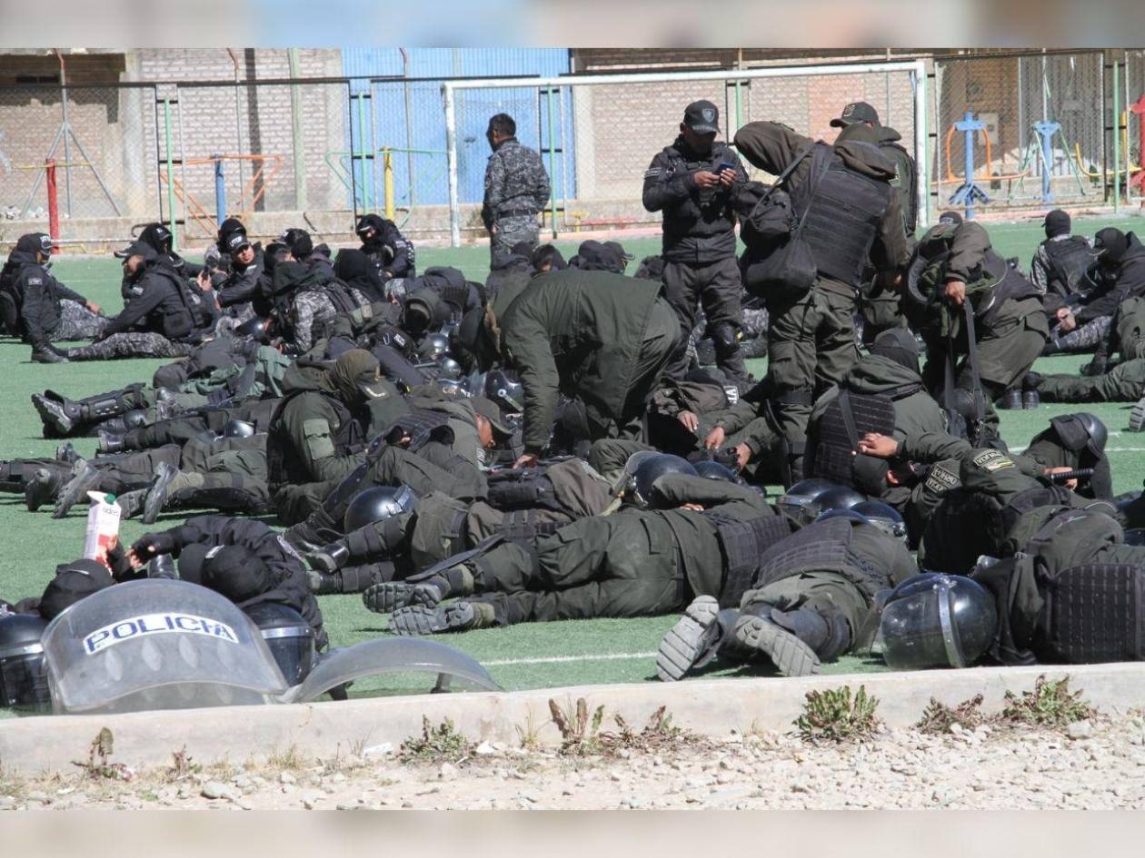 Cuatro policías muertos durante protestas violentas en Bolivia