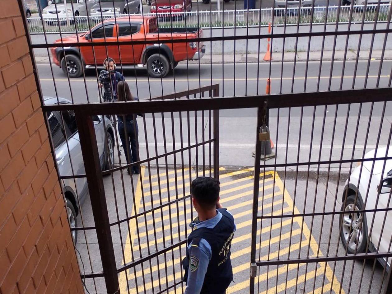 DPI visita el CNE para entregar documentos en los que irían citatorios a los consejeros