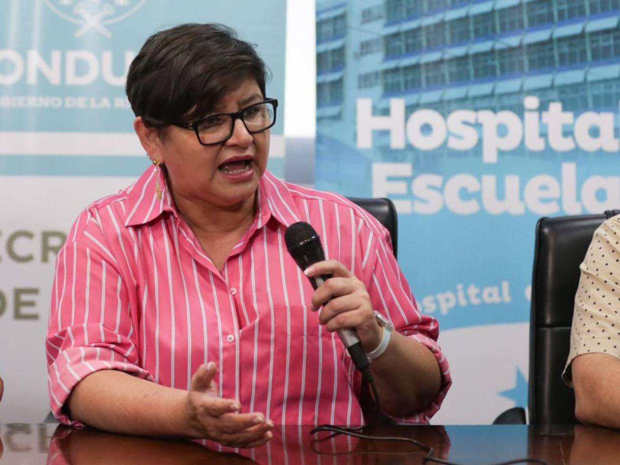 Ministra de Salud: El Colegio Médico no negocia, extorsiona